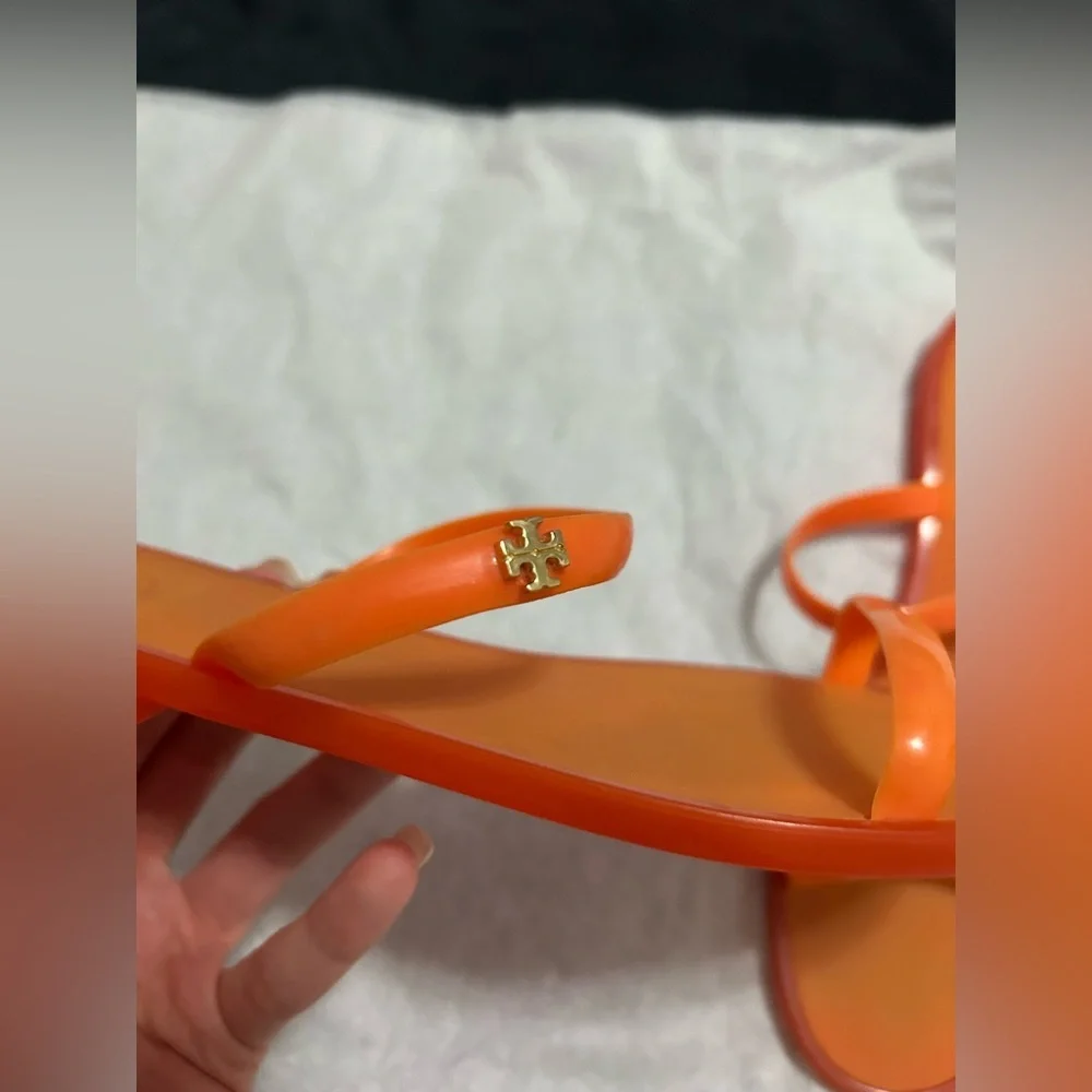 Tory Burch  Women's orange jelly sandals - Picture 5 of 10